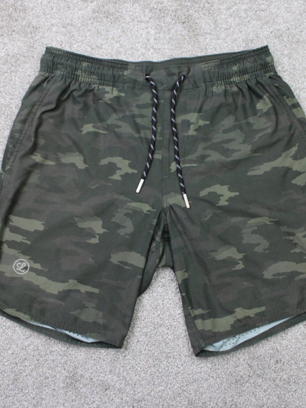 Legends Luka Shorts Mens Small Green Camo 8" Drawstring Training Running Gym